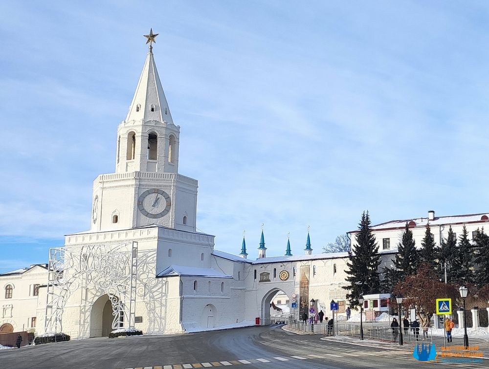индивидуальная обзорная экскурсия по Казани Спасская башня